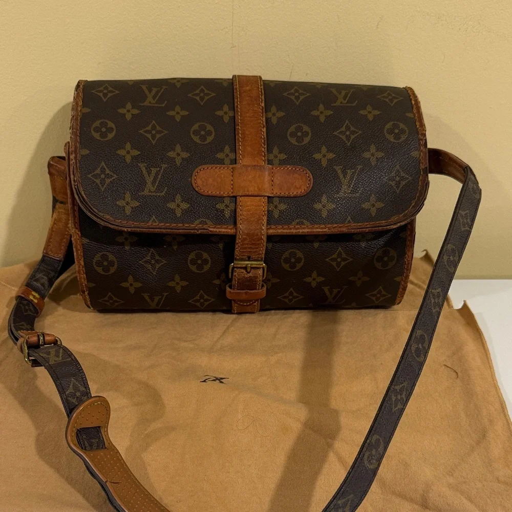 Authentic Louis Vuitton Monogram Marne Louis Vuitton handbag (Model No. M51369)